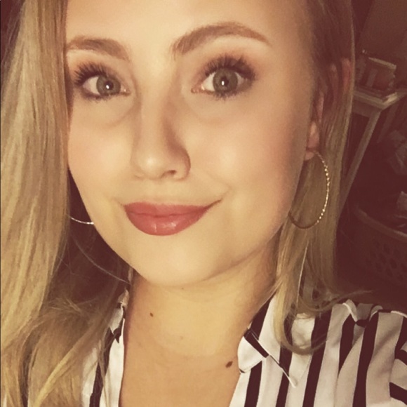 Meet your Posher, Cassidy - Picture 1 of 1